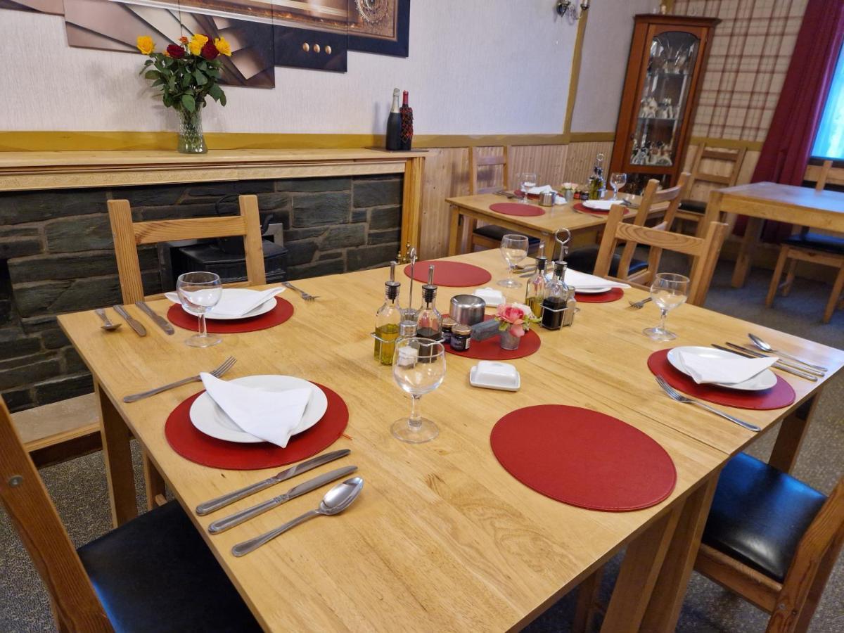 Ty Llew Hotel Llandysilio ภายนอก รูปภาพ