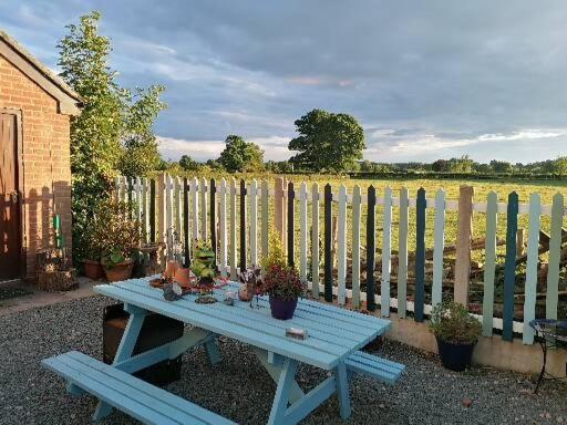 Ty Llew Hotel Llandysilio ภายนอก รูปภาพ