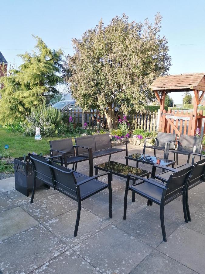 Ty Llew Hotel Llandysilio ภายนอก รูปภาพ