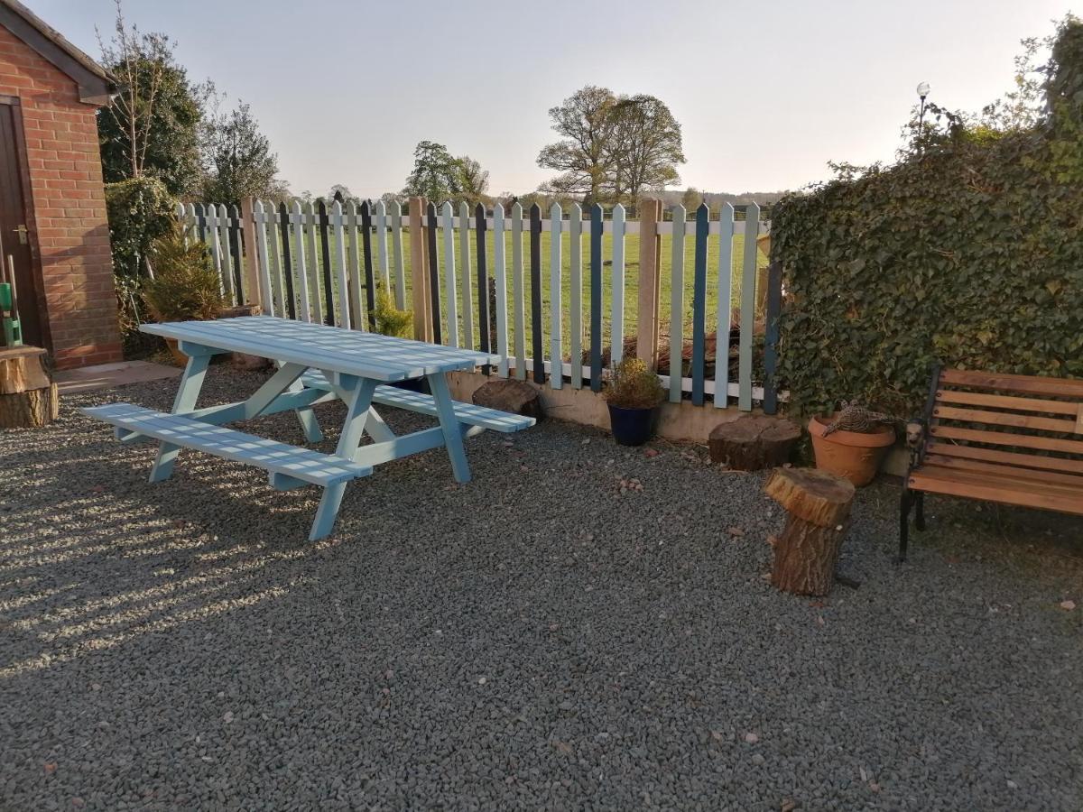 Ty Llew Hotel Llandysilio ภายนอก รูปภาพ