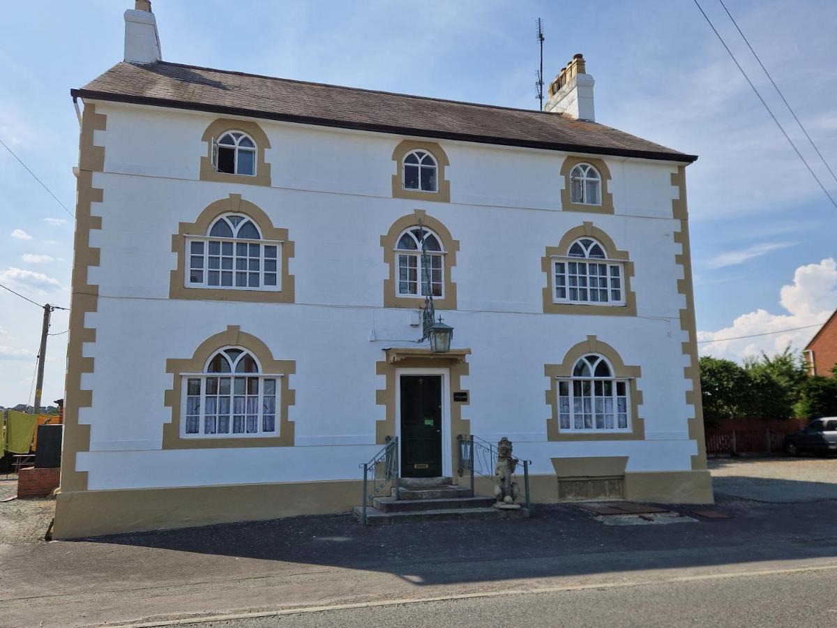 Ty Llew Hotel Llandysilio ภายนอก รูปภาพ