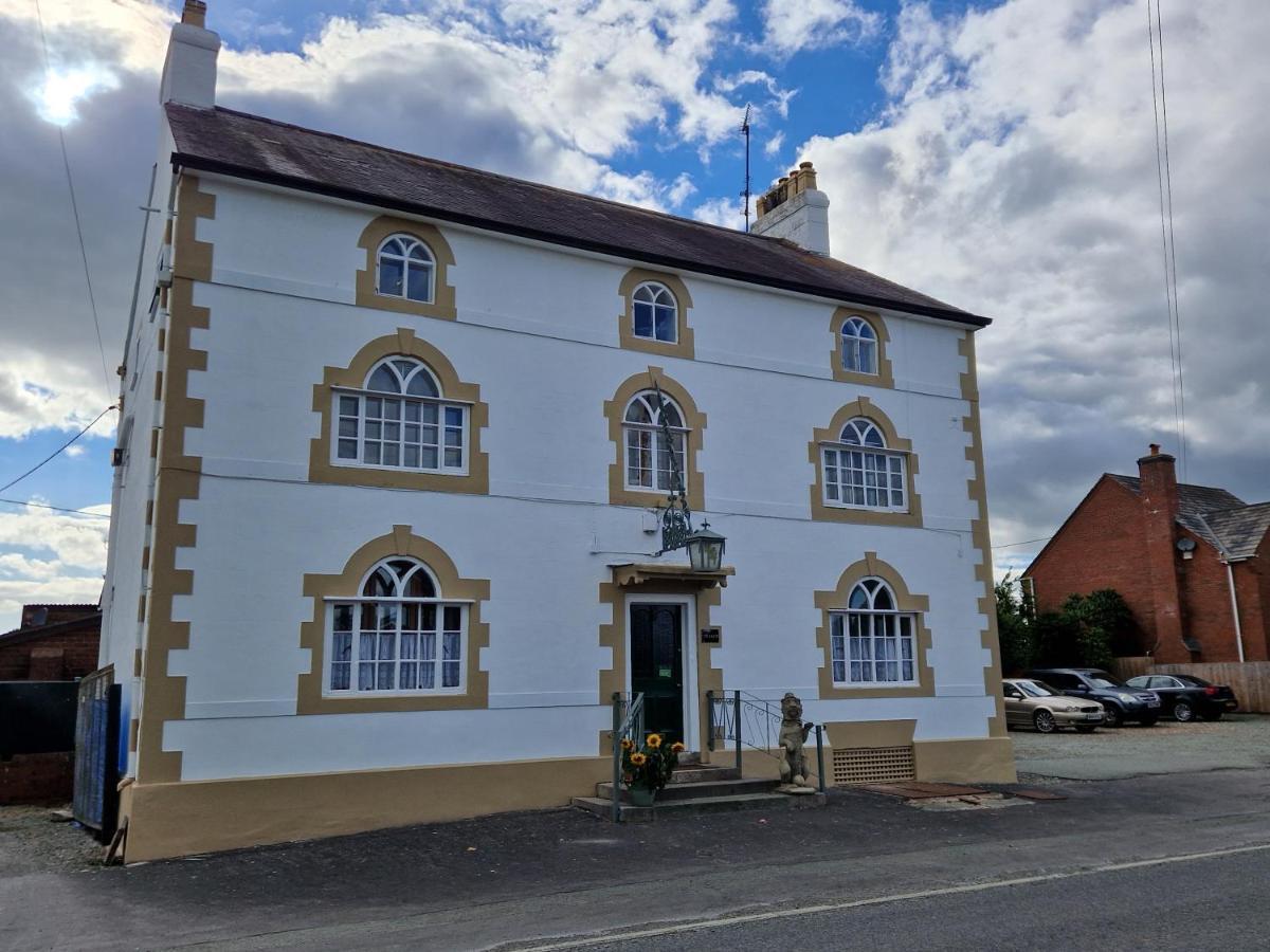 Ty Llew Hotel Llandysilio ภายนอก รูปภาพ